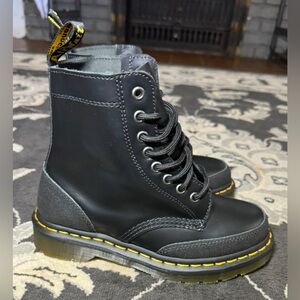 Dr Martens BRAND NEW! BLACK 1460 Guard Panel Leather Unisex Boots Women’s Size 5